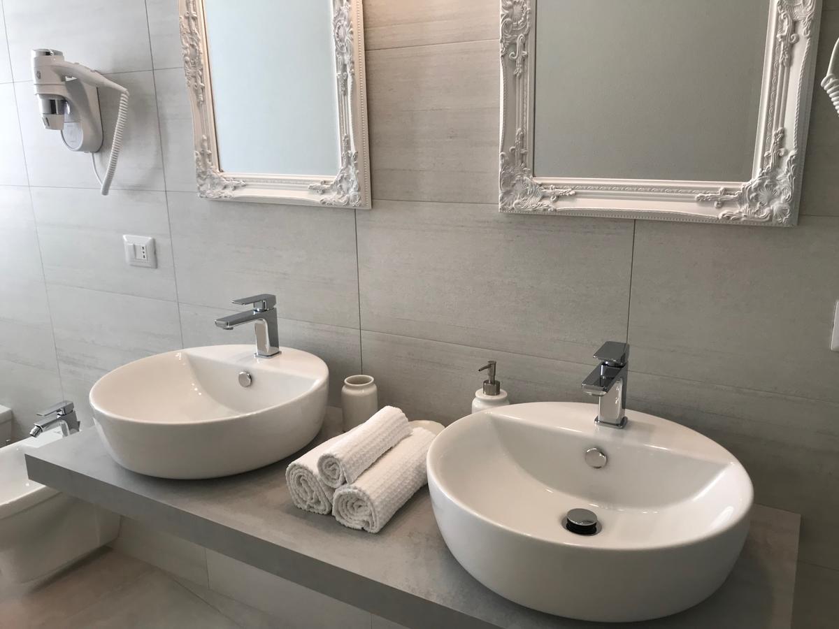 Marme Hotel Сан Теодоро Екстериор снимка